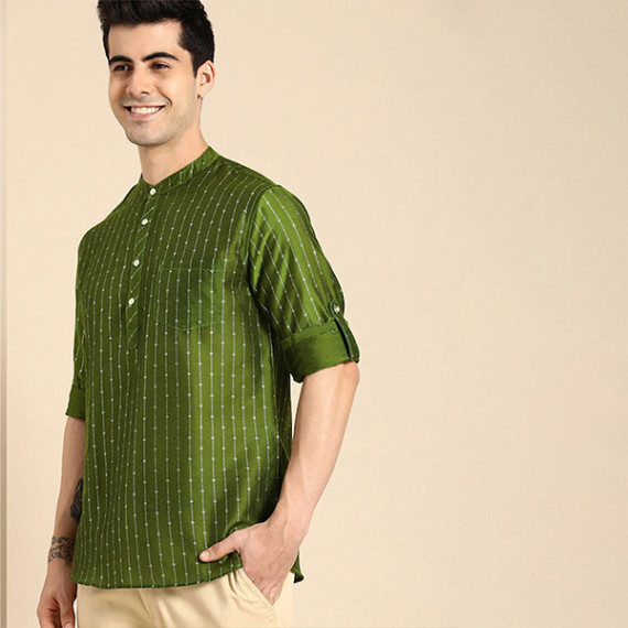 https://www.weavestyle.in/products/men-olive-green-gold-toned-ethnic-woven-design-kurta