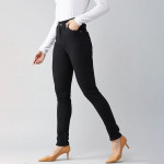 Women Straight Fit Mid-Rise Clean Look Cropped Jeans