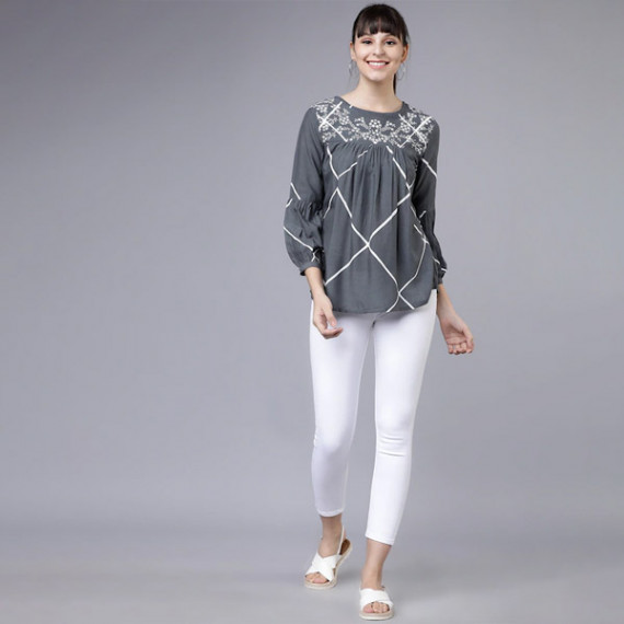 https://www.weavestyle.in/products/women-grey-and-white-printed-a-line-top