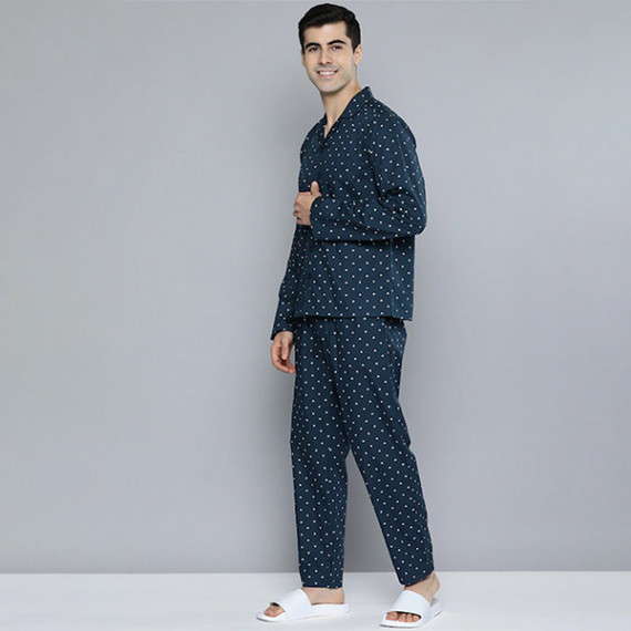 https://www.weavestyle.in/products/men-navy-blue-white-printed-pure-cotton-night-suit