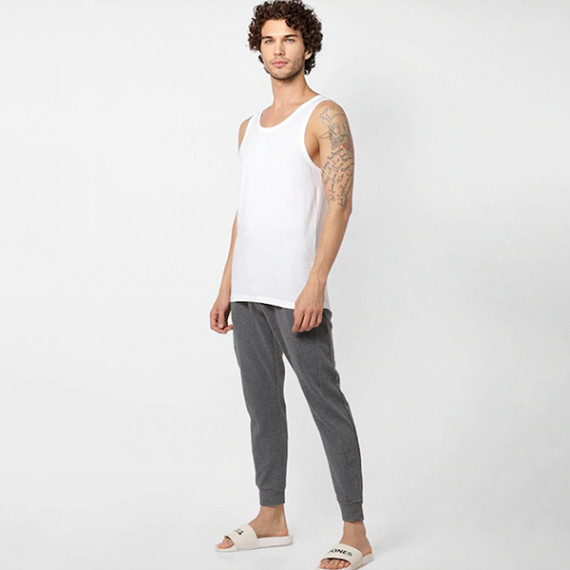 https://www.weavestyle.in/products/men-pack-of-2-white-solid-innerwear-vests