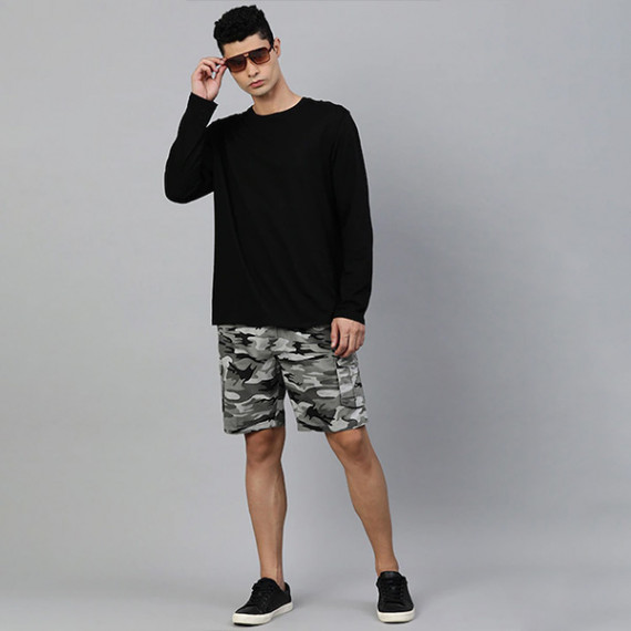 https://www.weavestyle.in/products/men-charcoal-grey-camouflage-printed-pure-cotton-cargo-shorts