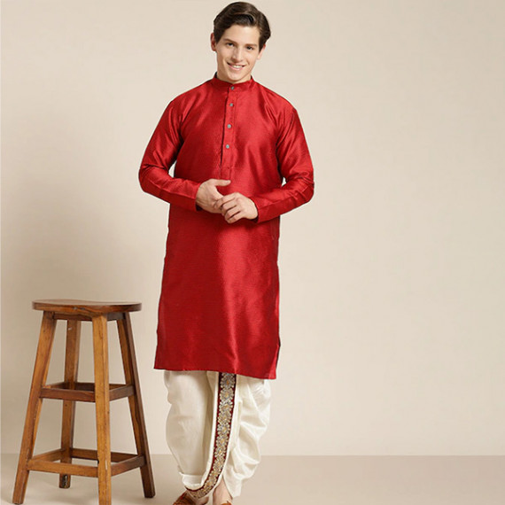 https://www.weavestyle.in/products/mens-cream-coloured-pure-cotton-double-layer-dhoti-gold-zari-border